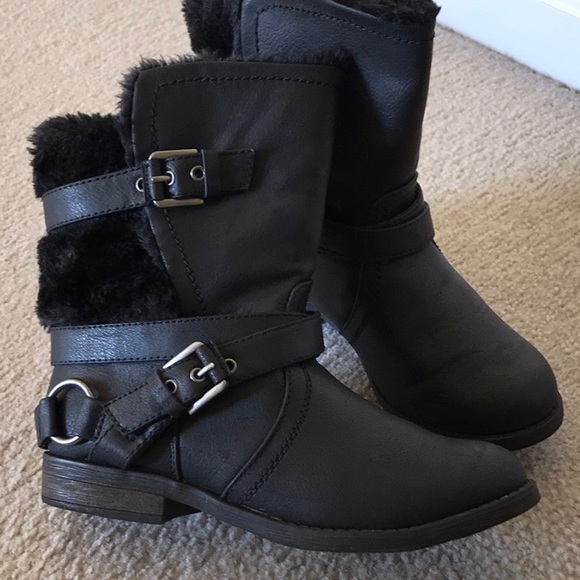 Black boots, faux fur lining. Carlos Santana size7 - Picture 6 of 7